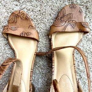 Open Toe Shoes- tan- beautiful print chunky heal
